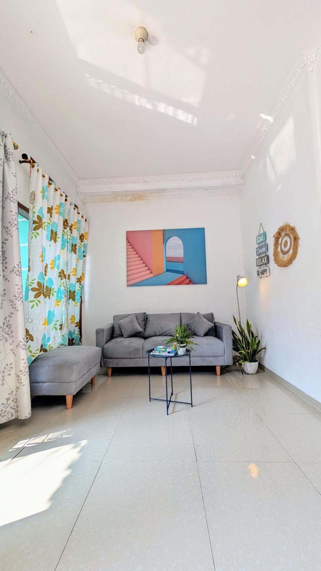 Homey Guesthouse Kertajaya Сурабая Экстерьер фото
