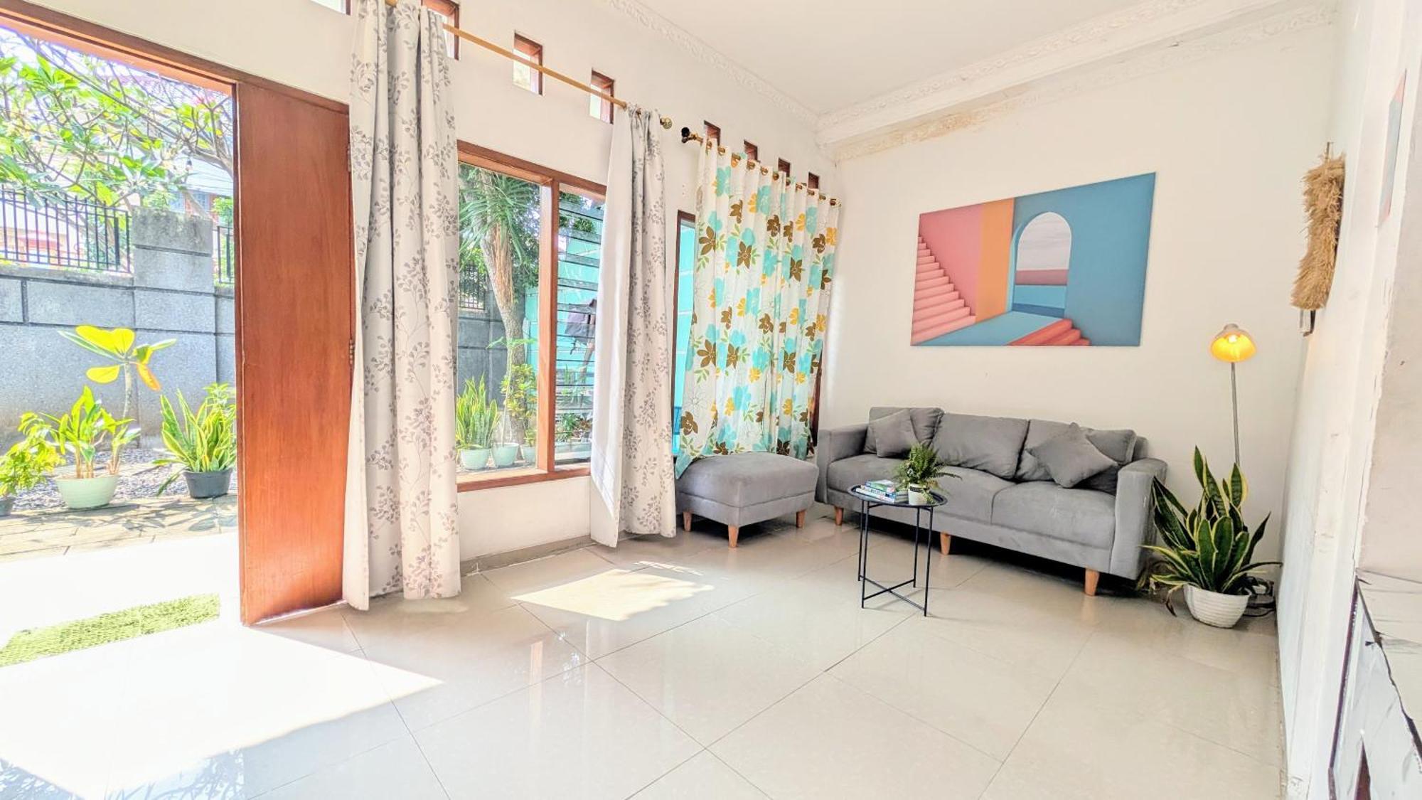 Homey Guesthouse Kertajaya Сурабая Экстерьер фото